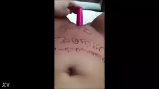 فتاة عربية تلعب مع دسار
