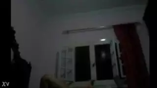 مثير عربي يتحدث ومذابح مع الصبي السعودي الديك الكبير