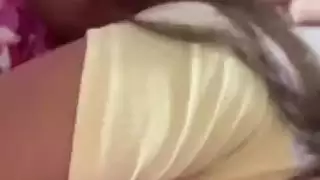 ألقي القبض على زوجتي العربية شارموتا التي ترسل صورًا عارية إلى صديقها عندما تكون في المنزل وحدها وتطلب مني أن أضع ديك في مؤخرتها الكبيرة