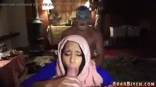الخادمة الإندونيسية العربية المحلية فتاة