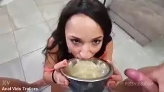 شرب البول العربي مع تدمير الأول