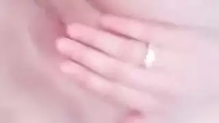 عسوله اوى وجسمها مرمر تلعب فى كسها تنيكه لحد ما تنزل السبعه ونص
