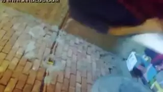 لعيون نسوانجى وواد ابن حرام ماسك خطيبته تفريش وتسخين فاجر