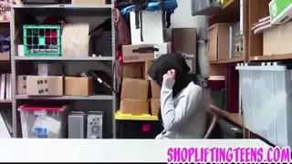 مسلم عربي في سن المراهقة يحصل على الوجه بعد السرقة وامتصاص ديك