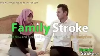 ابنة الزوجة العربية حصلت على قضيب ستيبرو