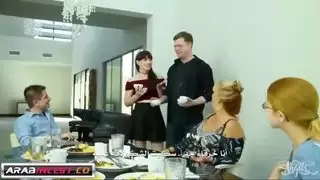 سكس مترجم الشيميل الجميلة والتعرف على العائلة
