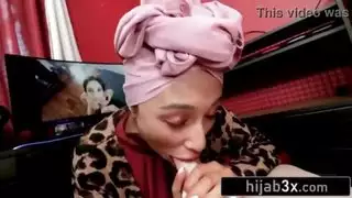 الحمار الساخنة الحجاب التي ترتدي الجبهة الرباعية لها ربيبة براتي الجديدة