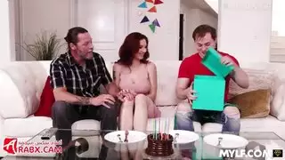 سكس مترجم مفاجأة خاصة لابني في عيد ميلاده سكس امهات