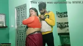 زوجة الديوث الجميلة اشتعلت سخيف على السرير! الجنس الواقع