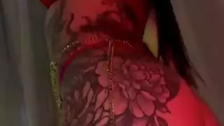 وضع ديك رومي عيد الميلاد في زوجة صديقي المثيرة