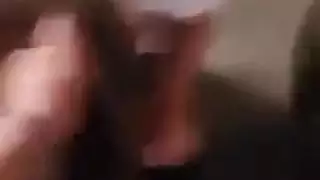 مستريس عربيه تقوم بذل كلبها وخادمها وتشتمه وتسبه في مكان عام الجزء التاني