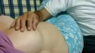 لا يمكن أن يكون لدى الرجل قرنية ما يكفي من حفر دسار في عمق حفرة الحمار ضيق