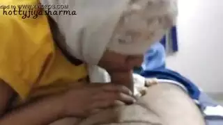 ابن عمي يمارس الجنس معي بدون الواقي الذكري ، وأجعله نائب الرئيس على ثديي ، أحب الاستحمام في السائل المنوي