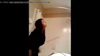 امرأة عربية مع اناكوندا