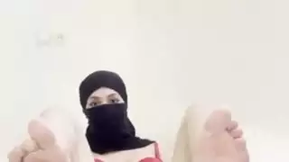 النقاب فتاة عربية الحجاب يستمني، اللعب كس، فرك البظر، المثيرة الخيال مسلم منفرد