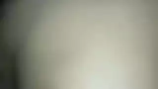 لطخت الفازلين على مؤخرة الزوجة قبل ممارسة الجنس الشرجي
