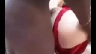 فتاة عربية مع صديقتها السوداء