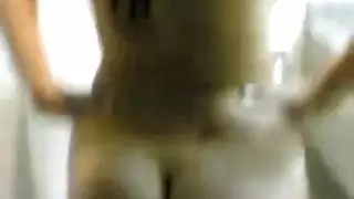 موقع عربي لصديقها في الحمام