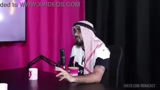 شقية امتصت كسها، ولها ثدي لذيذ على قضيب العربي وتترك كل اللعاب شاهد ما حدث على طاقم بورا مع إلكوير كارلوس وبرونا كارلوس (شاهد: شير/أحمر)