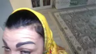 مارس الجنس ربيب قرنية مؤخرته الكبيرة العربية في الحجاب