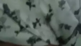 شرموطة مصرية محجبة تمص الزب المختون