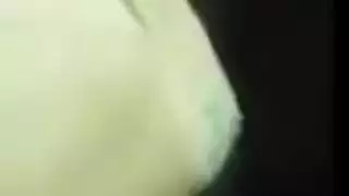 حسرى النياكه وصلت الاتوبيس الواد عمال يدقر فى اليت ولا هامه حاجه