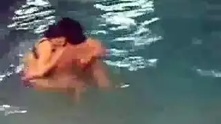 اجمل حفلة سكس خليجية في الكويت تبادل زوجات في المسبح
