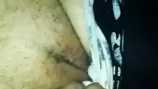 مغربي يستعرض بكس ام عياله