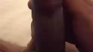 رجل قرني يمارس الجنس مع بيمبو سلوتي ويعطيها تعليمات عن طريق الفم أثناء ممارسة الجنس